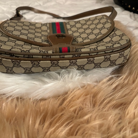 Handbags - FASHION TAN, GREEN AND RED BAG.